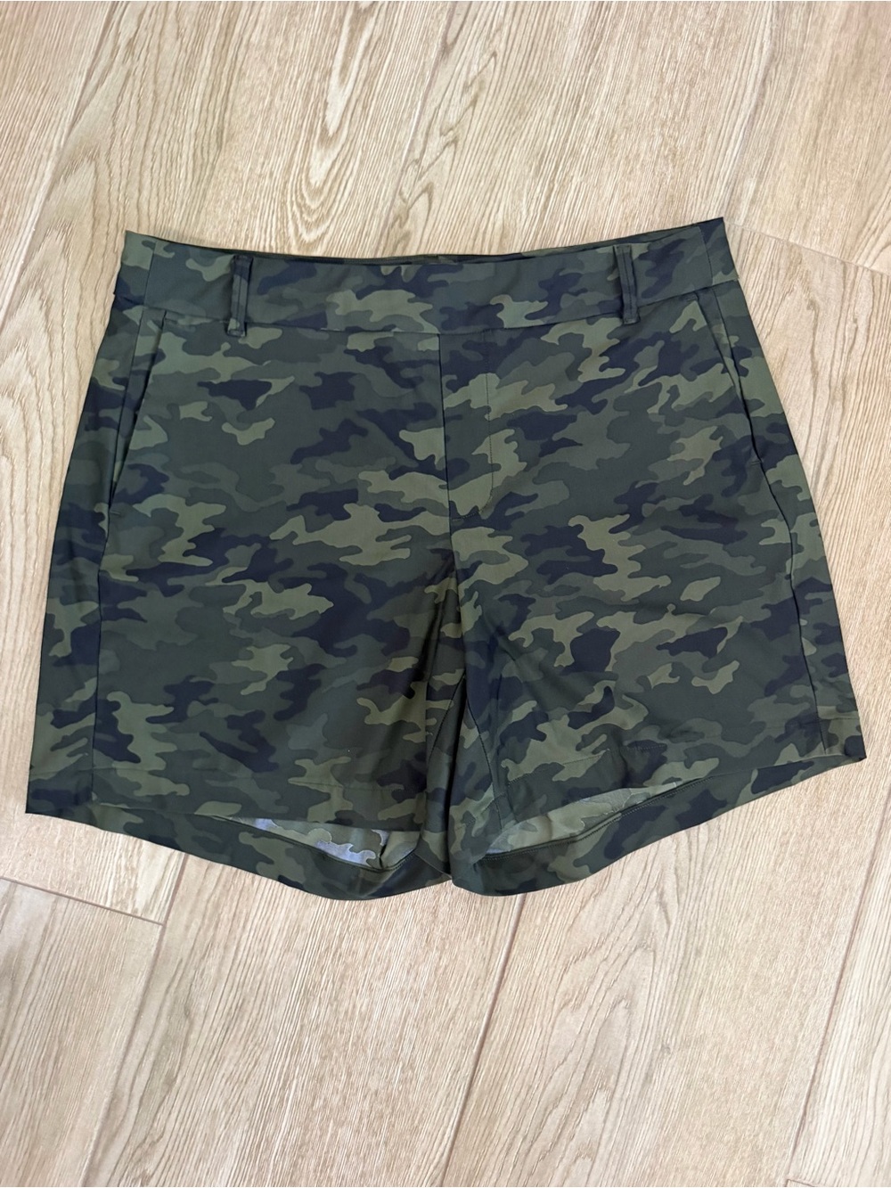 SPANX Women's Camo Chino Shorts High-Rise Stretch Size L/G Green Black